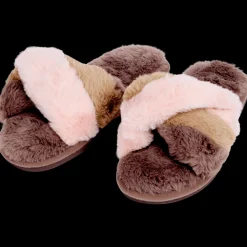 Action Fluffy slippers><noscript><img width=