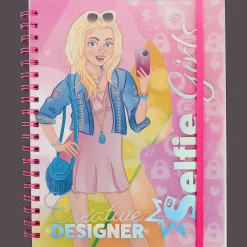 Action Selfie Girls Creative Designer kleurboek><noscript><img width=