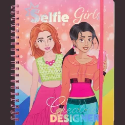 Action Selfie Girls Creative Designer kleurboek><noscript><img width=