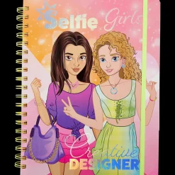 Action Selfie Girls Creative Designer kleurboek><noscript><img width=